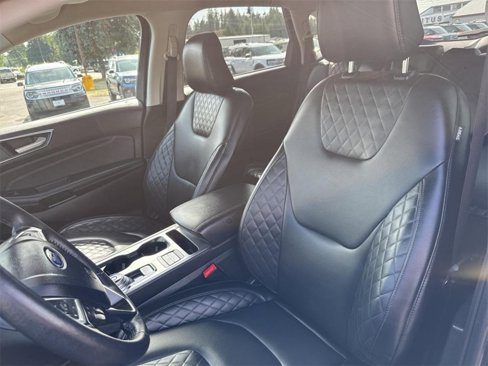 Used 2024 Ford Edge Titanium image 17