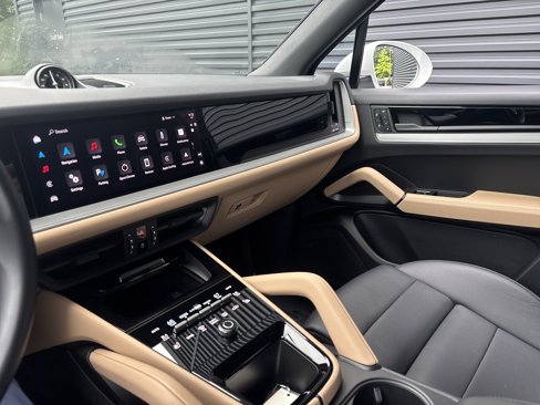 Certified 2024 Porsche Cayenne S image 11