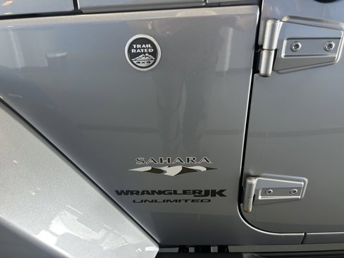Used 2018 Jeep Wrangler Unlimited Sahara image 10