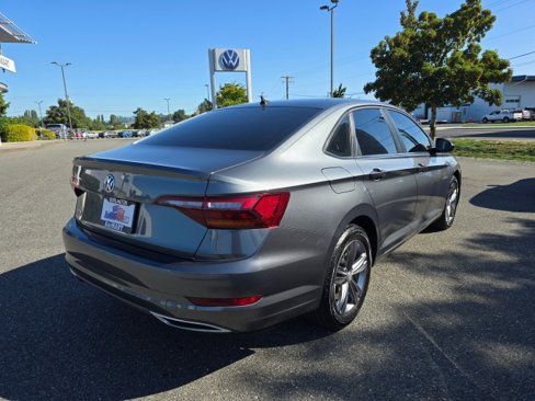 Used 2019 Volkswagen Jetta R-Line image 4