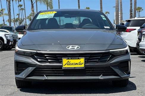 Used 2025 Hyundai Elantra Sport image 9