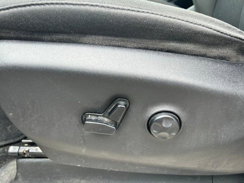 Used 2017 Chrysler Pacifica LX image 10
