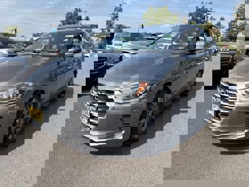 Used 2018 Hyundai Elantra SEL image 1