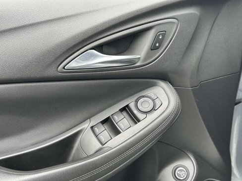 Used 2022 Buick Encore GX Select w/ Sport Touring Package image 16