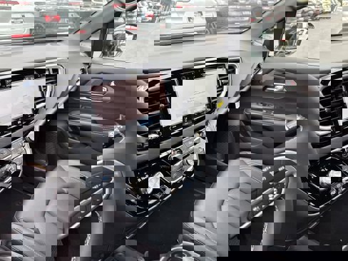 New 2025 Chrysler Voyager LX image 14