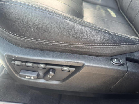 Used 2013 Land Rover LR2 HSE image 18