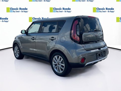 Used 2018 Kia Soul + image 5