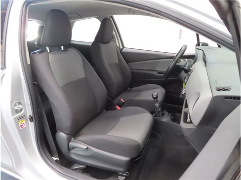 Used 2015 Toyota Yaris L image 18