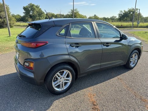 Used 2021 Hyundai Kona SE image 6