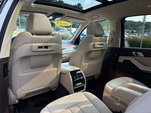 Used 2019 BMW X7 xDrive40i w/ Cold Weather Package image 18