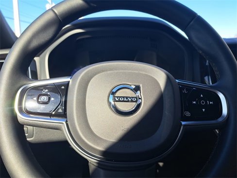 Used 2023 Volvo XC60 T8 Plus w/ Protection Package Premier image 10