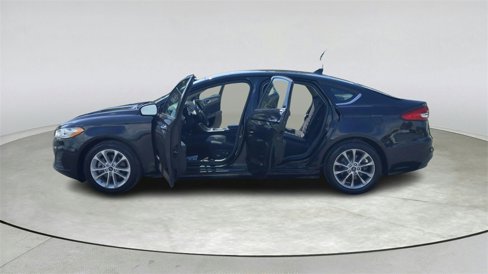 Used 2019 Ford Fusion SE image 11