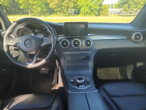 Used 2018 Mercedes-Benz GLC 300 4MATIC image 32