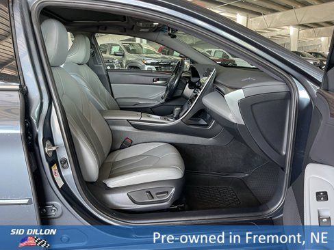 Used 2019 Toyota Avalon XLE image 8