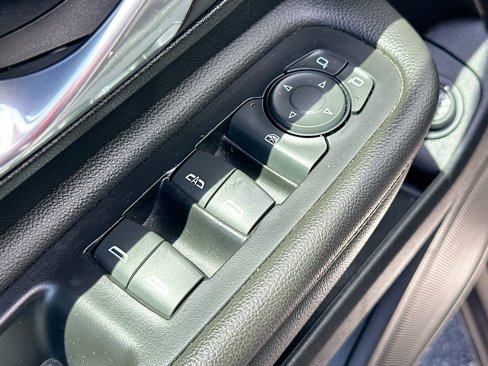 Certified 2023 GMC Terrain SLT image 18
