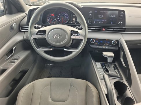 Used 2021 Hyundai Elantra SEL image 7