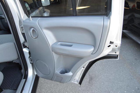 Used 2005 Jeep Liberty Renegade image 45