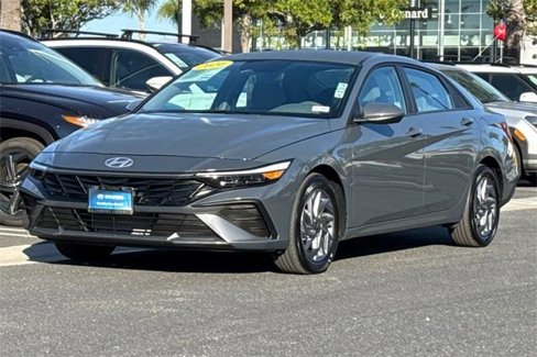 Certified 2024 Hyundai Elantra SEL image 8