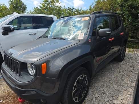 Used 2017 Jeep Renegade Trailhawk w/ Premium Trailhawk Package image 1
