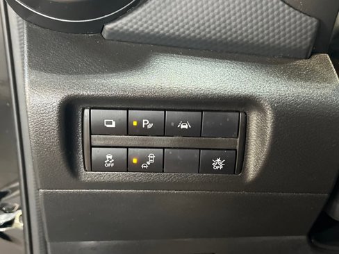 Used 2021 Nissan Kicks S image 12