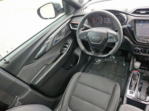 Used 2022 Chevrolet TrailBlazer RS w/ Sun and Liftgate Package image 14