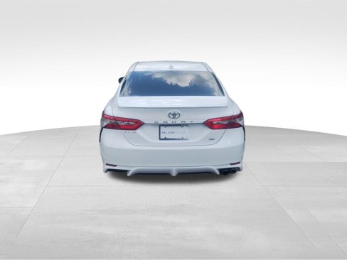 Used 2019 Toyota Camry SE image 5