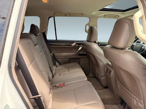 Used 2017 Lexus GX 460 image 25