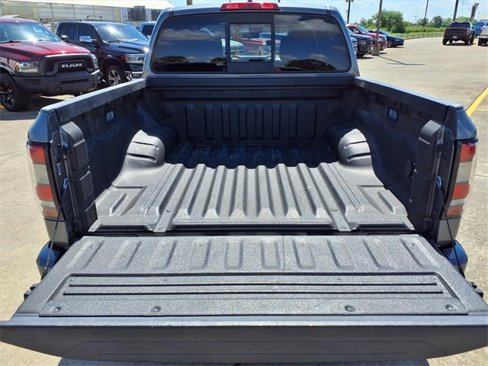 Used 2022 Nissan Frontier SV image 21