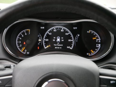 Used 2018 Jeep Grand Cherokee Altitude image 21