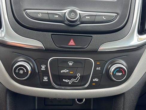 Used 2020 Chevrolet Equinox LS image 22