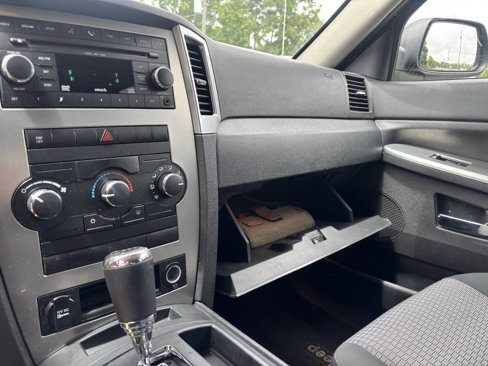 Used 2009 Jeep Grand Cherokee Laredo w/ Sun/Sound Group image 15