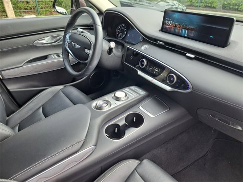 Used 2022 Genesis GV70 2.5T w/ Advanced Package image 15