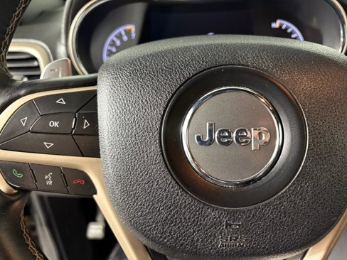 Used 2017 Jeep Grand Cherokee Overland image 24