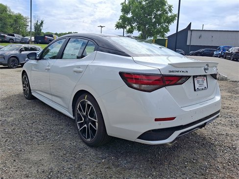 New 2025 Nissan Sentra SR image 3