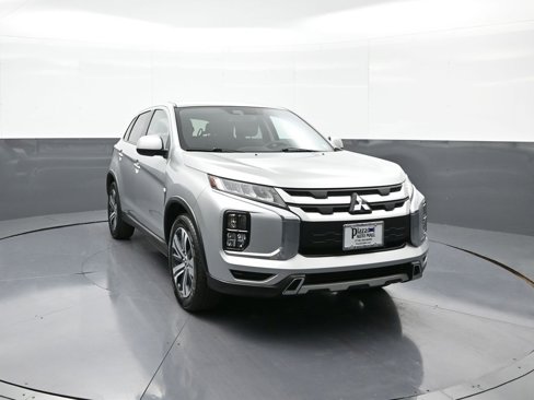 Used 2022 Mitsubishi Outlander Sport LE image 3