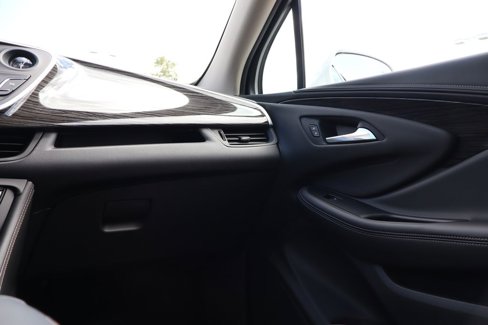 Used 2017 Buick Envision Essence image 39