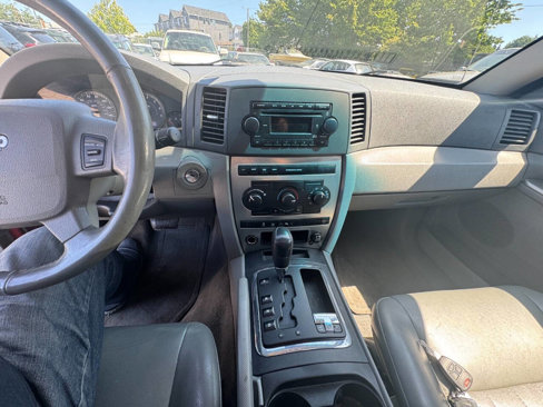Used 2005 Jeep Grand Cherokee Laredo image 31
