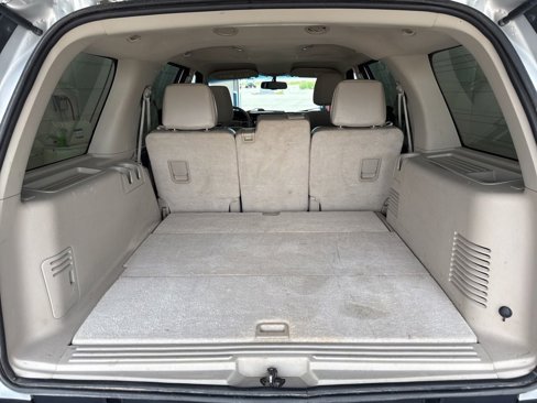 Used 2010 Ford Expedition XLT image 24