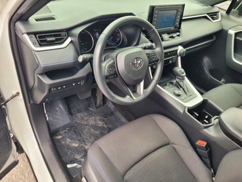 Used 2022 Toyota RAV4 SE image 11