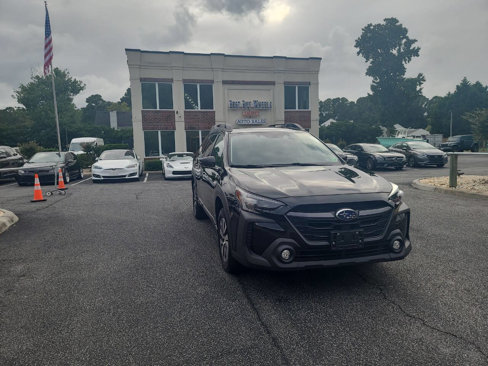 Used 2023 Subaru Outback Premium image 1