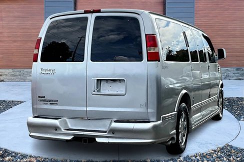Used 2010 Chevrolet Express 1500 AWD w/ Preferred Equipment Group image 12
