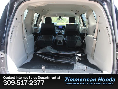 Used 2017 Chrysler Pacifica Touring-L image 7