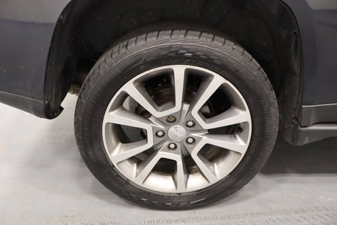 Used 2014 Jeep Compass Limited image 26