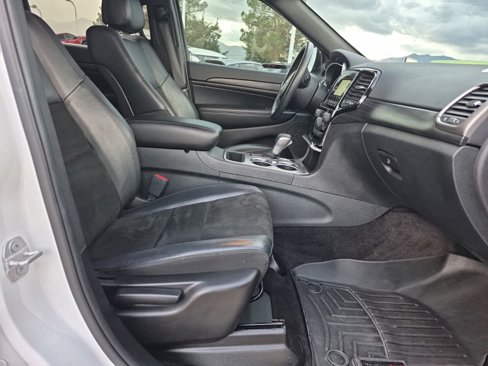 Used 2019 Jeep Grand Cherokee Altitude image 27
