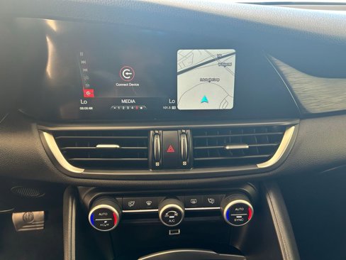 Used 2018 Alfa Romeo Giulia image 26