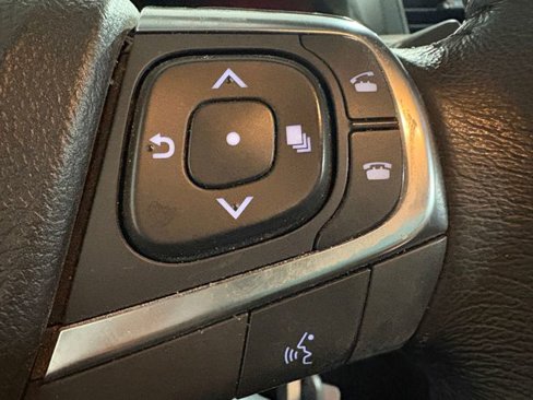 Used 2017 Toyota Camry SE image 8