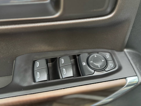 Used 2020 Chevrolet Silverado 1500 LT w/ Trailering Package image 9