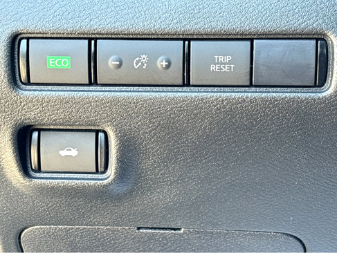 Used 2020 Nissan Sentra SV image 9