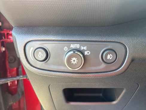 Used 2021 Chevrolet TrailBlazer RS w/ Technology Package image 17