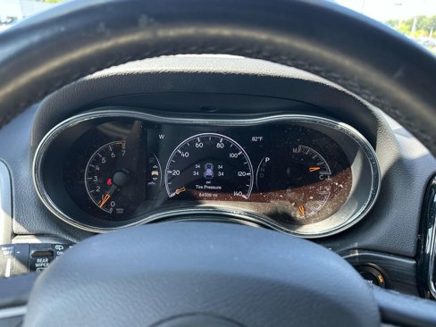 Used 2019 Jeep Grand Cherokee Limited image 16